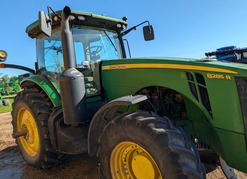 2012 John Deere 8285R Tractor - Image 4