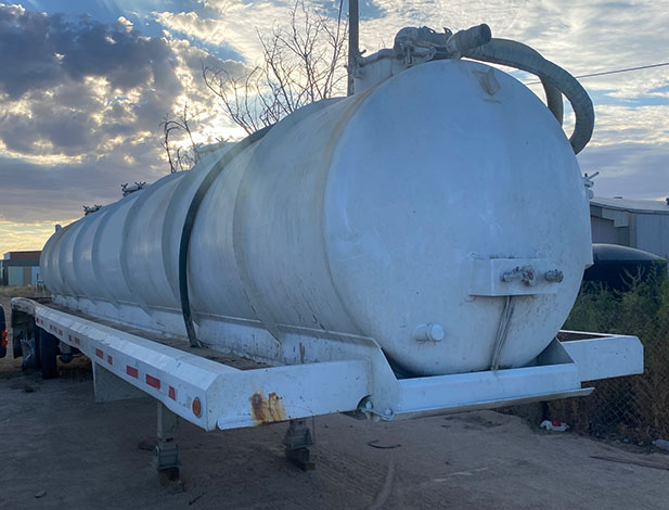 2012 Manufacturas Hercules Vacuum Trailer - Image 2