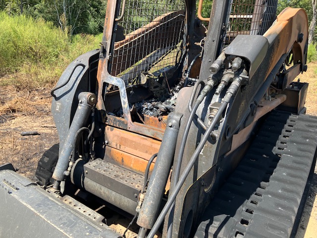 2012 New Holland C238 Skid Steer - Image 11