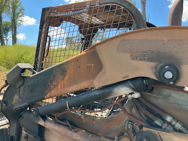 2012 New Holland C238 Skid Steer - Image 21