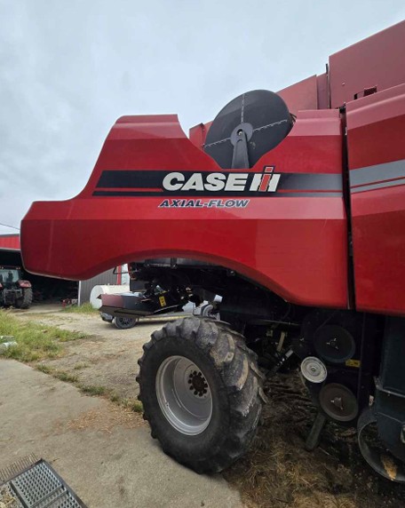 2013 CASE IH 8230 Combine - Image 10