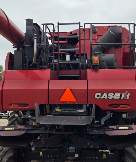 2013 CASE IH 8230 Combine - Image 11