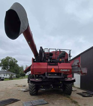 2013 CASE IH 8230 Combine - Image 3