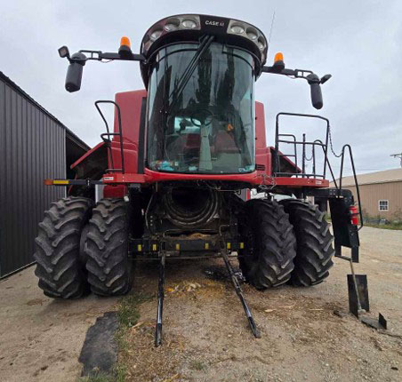 2013 CASE IH 8230 Combine - Image 6