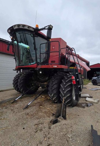 2013 CASE IH 8230 Combine - Image 8