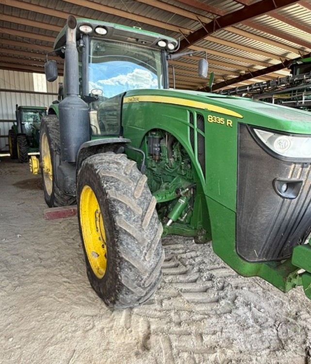 2013 John Deere 8335R Tractor