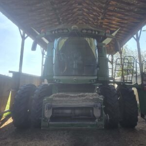 2013 John Deere s670 Combine