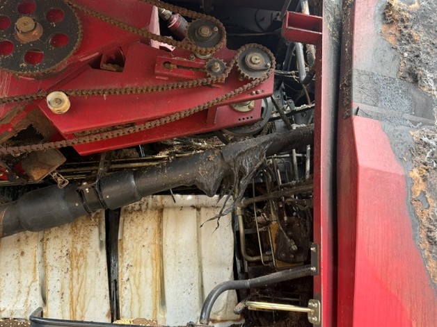 2014 Case IH 8240 Combine - Image 10