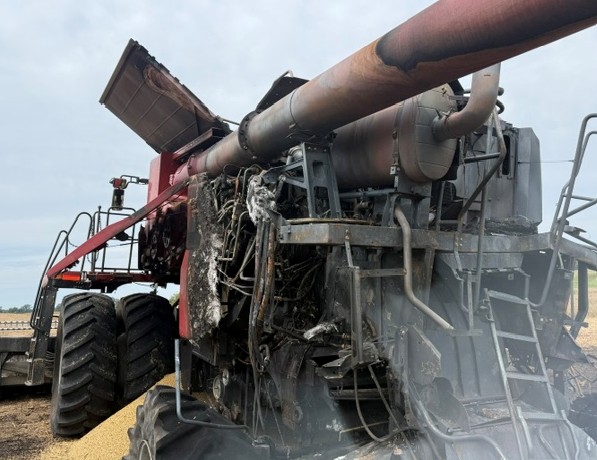 2014 Case IH 8240 Combine - Image 6
