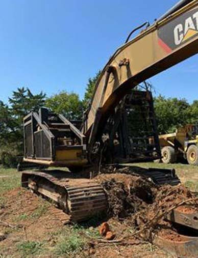 2014 Caterpillar 320E Excavator - Image 2
