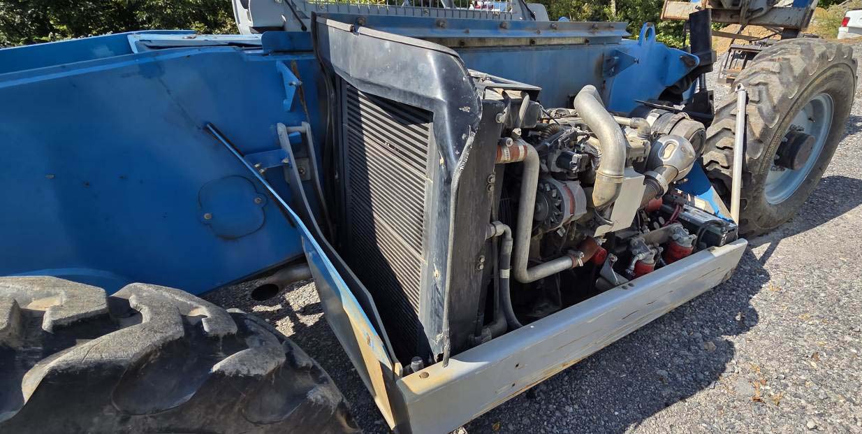 2014 Genie GTH844 Telehandler - Image 12