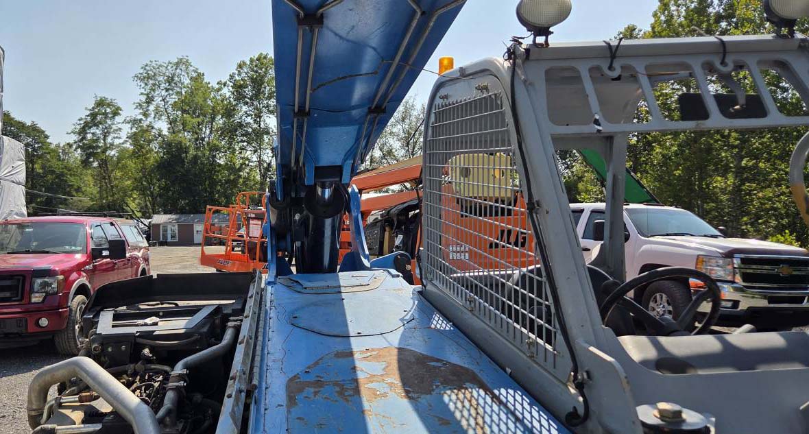 2014 Genie GTH844 Telehandler - Image 16