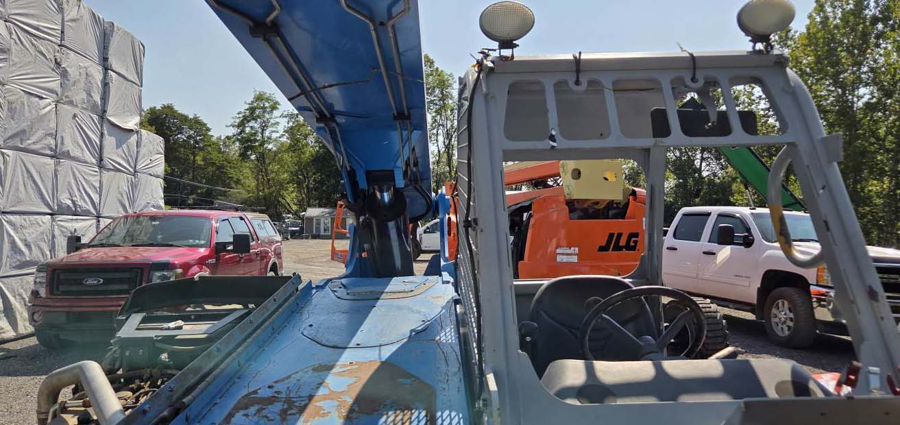 2014 Genie GTH844 Telehandler - Image 17