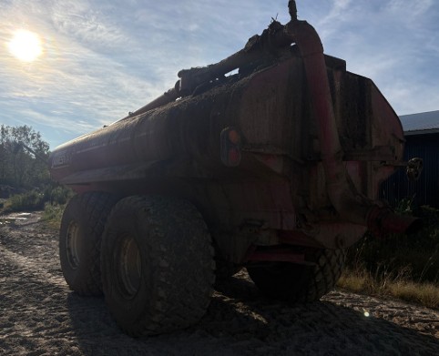 2015 Jamesway 4600 Manure Tanker - Image 6