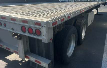 2015 Manac Flatbed Trailer - Image 3