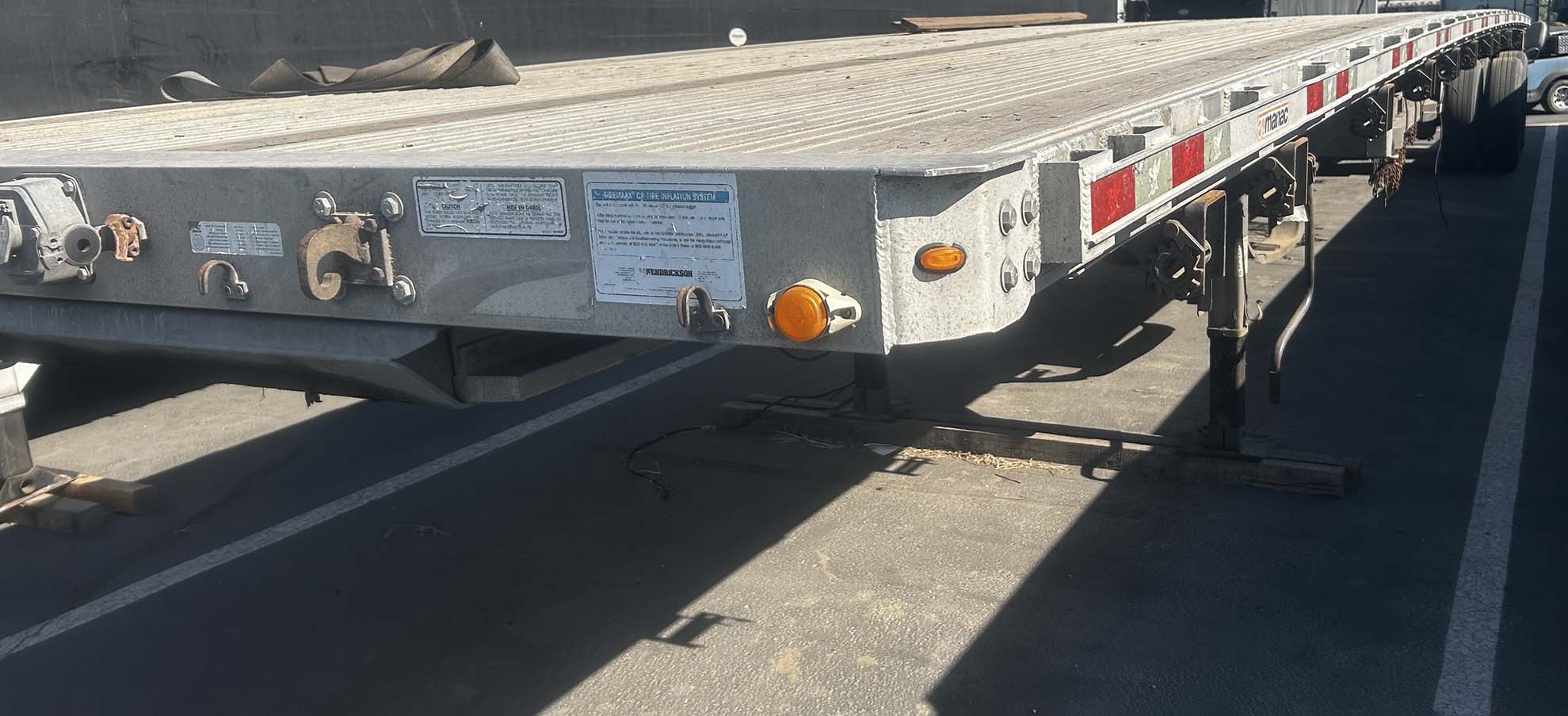 2015 Manac Flatbed Trailer - Image 4