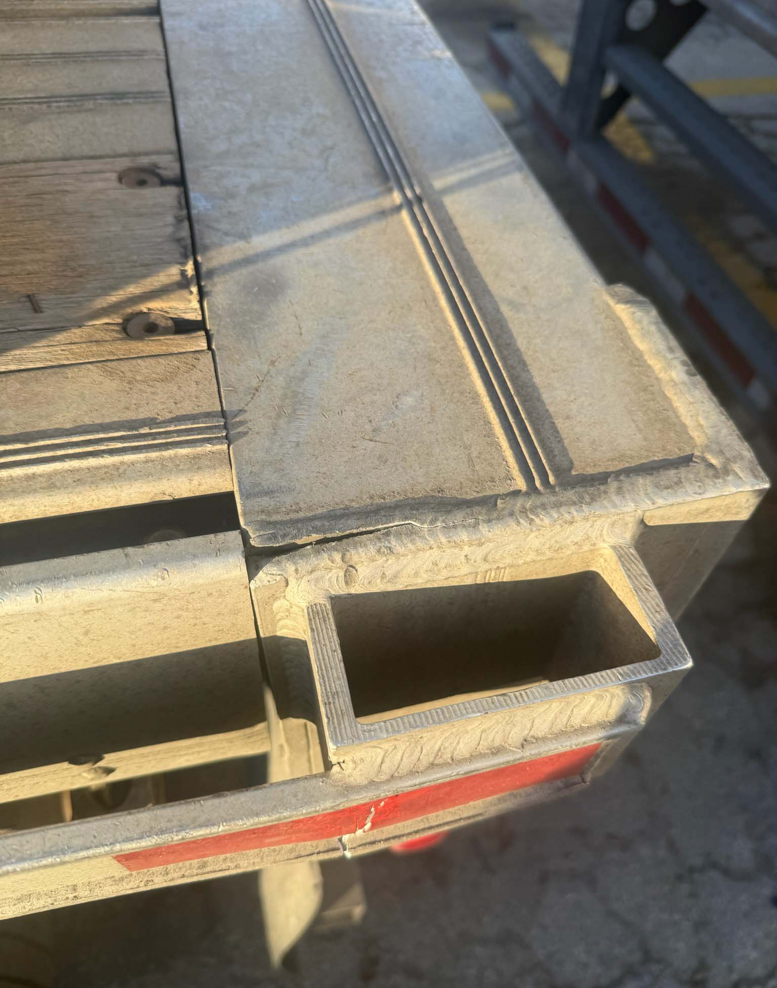 2015 Manac Flatbed Trailer - Image 8