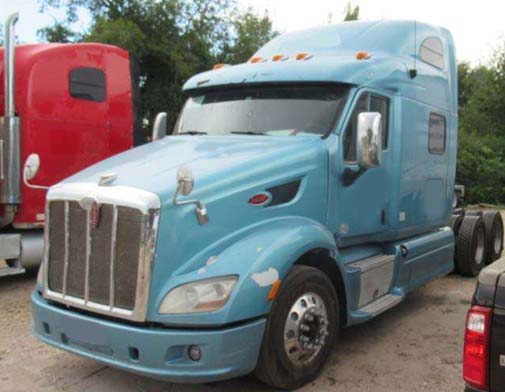 2015 Peterbilt 587 - Image 2