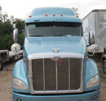 2015 Peterbilt 587 - Image 4