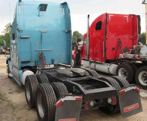 2015 Peterbilt 587 - Image 5