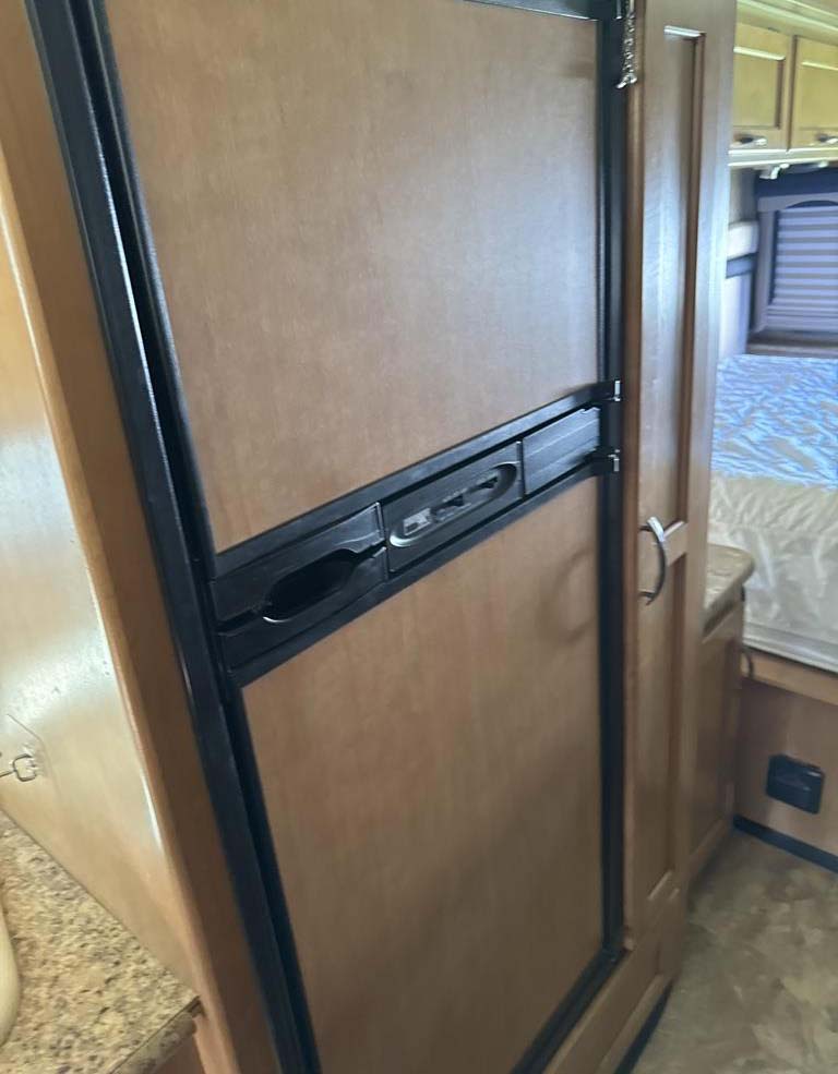 2015 Ford Thor Motor Coach - Image 8