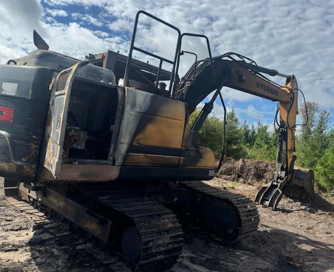 2016 Hyundai HX140L Excavator - Image 2