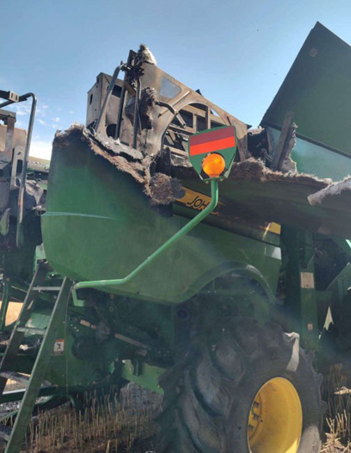 2016 John Deere S690 Combine - Image 11