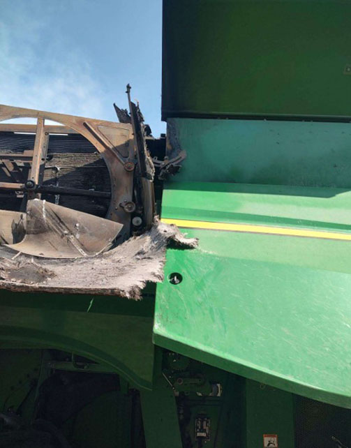 2016 John Deere S690 Combine - Image 15