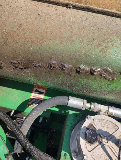 2016 John Deere S690 Combine - Image 7