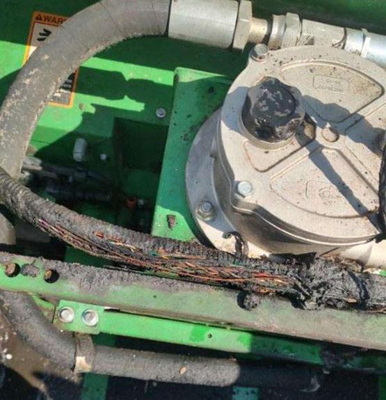 2016 John Deere S690 Combine - Image 8