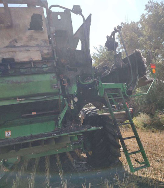 2016 John Deere S690 Combine - Image 9