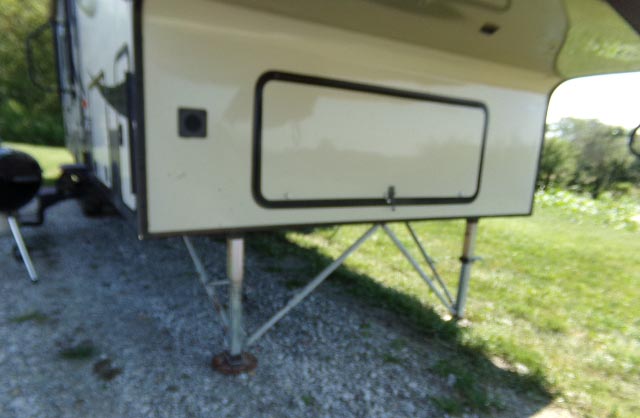 2016 KZ Durango BHD 5th Wheel Travel Trailer - Image 22