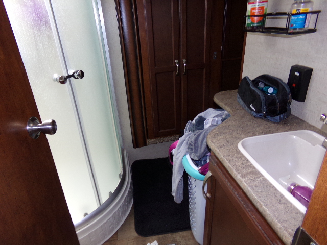 2016 KZ Durango BHD 5th Wheel Travel Trailer - Image 27