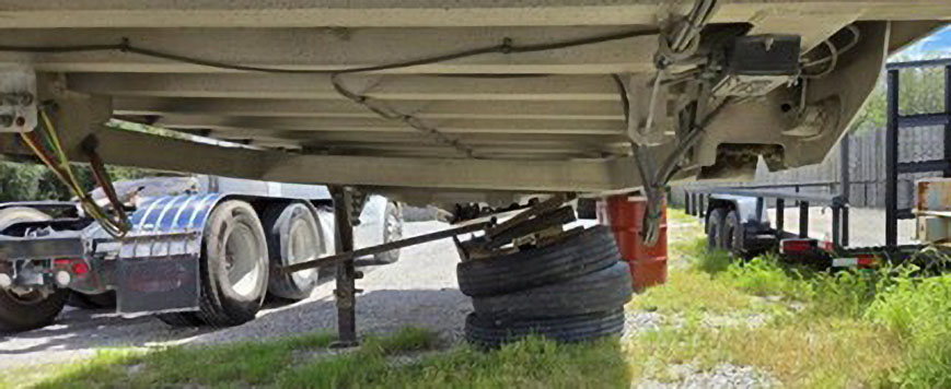 2016 Mac 39′ Aluminum Dump Trailer - Image 4