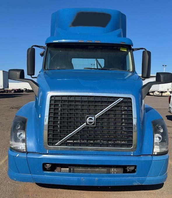 2016 Volvo VNL - Image 3