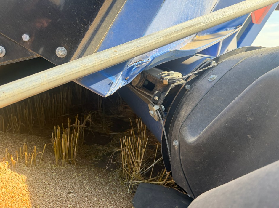 2017 Demco 1050 Grain Cart - Image 13