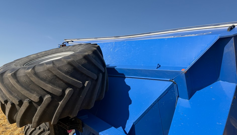 2017 Demco 1050 Grain Cart - Image 7