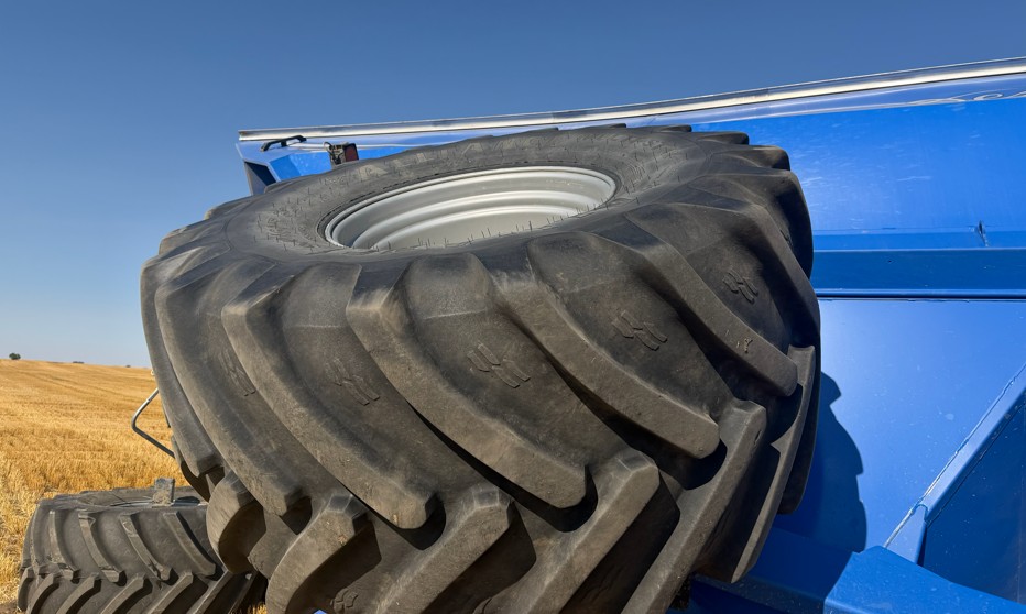 2017 Demco 1050 Grain Cart - Image 9