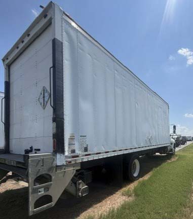 2017 Hino 388V - Image 4