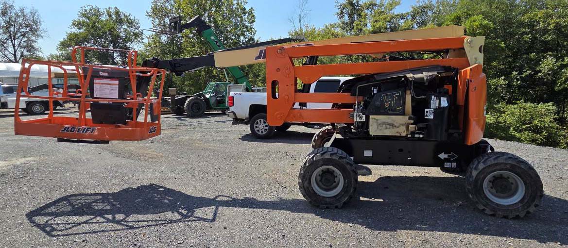 2017 JLG 450A Boom Lift - Image 4