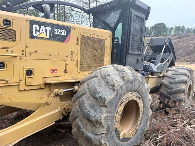 2018 Caterpillar 525D Skidder - Image 3