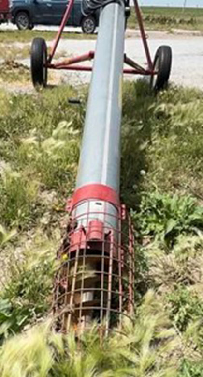2018 Hutchinson 10-32 Auger - Image 3