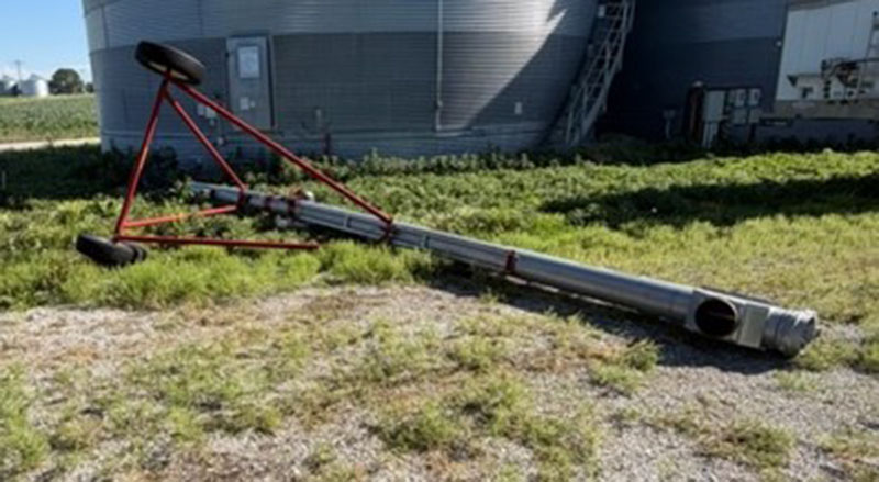 2018 Hutchinson 10-32 Auger - Image 5