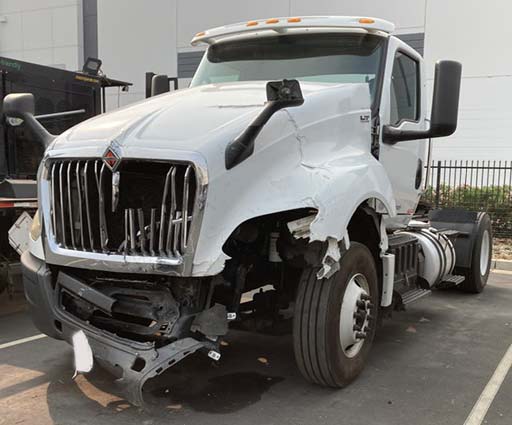 2018 International LT625 - Image 3