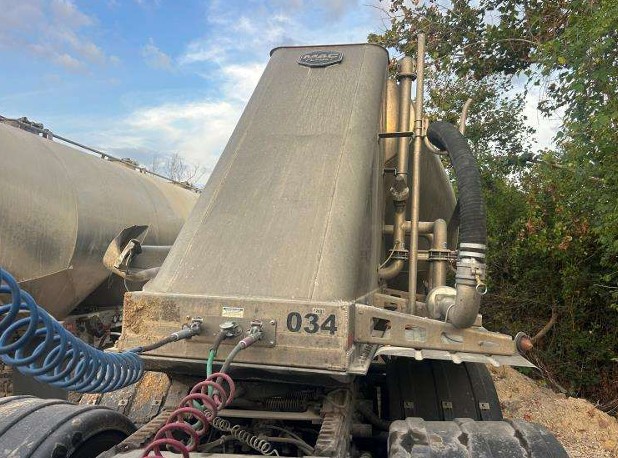 2018 Mac TN1050APB Pneumatic Dry Bulk Tank Trailer - Image 2