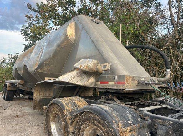 2018 Mac TN1050APB Pneumatic Dry Bulk Tank Trailer - Image 4