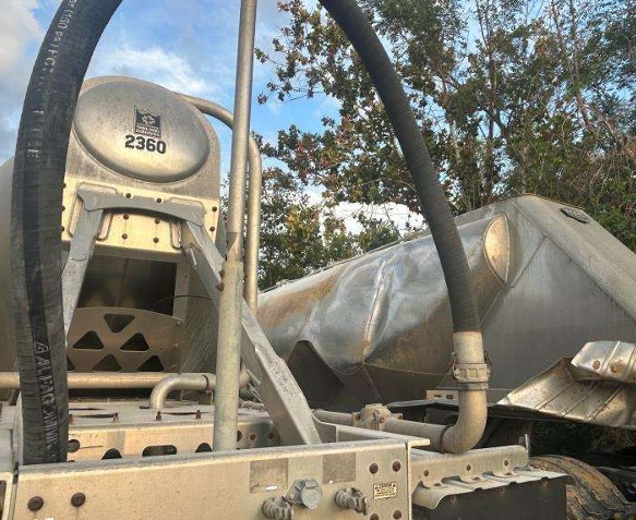 2018 Mac TN1050APB Pneumatic Dry Bulk Tank Trailer - Image 9