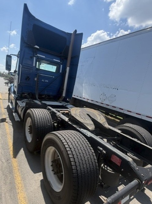 2018 Volvo VNL - Image 3
