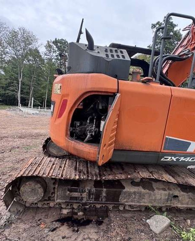 2019 Doosan DX140 LCR-5 Excavator - Image 16