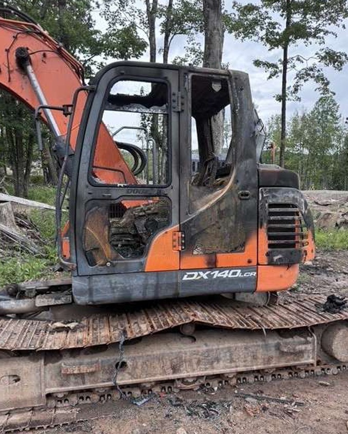 2019 Doosan DX140 LCR-5 Excavator - Image 2